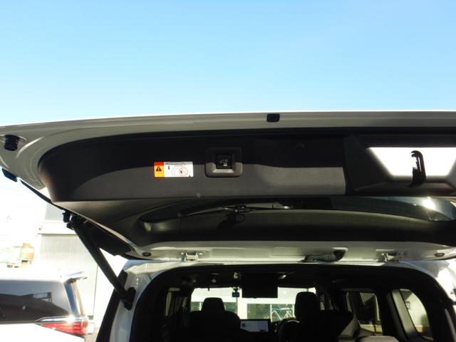 アルファードハイブリッド Ｚ　１４インチディスプレイナビＴＶ・パノラミックビュー・１２．１型後席ディスプレイ・モデリスタエアロ・合成皮革エグゼクティブパワーシート・デジタルインナーミラー・ブラインドスポット・パワーバックドア（40枚目）