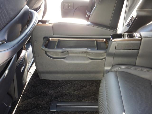 アルファードハイブリッド Ｚ　１４インチディスプレイナビＴＶ・パノラミックビュー・１２．１型後席ディスプレイ・モデリスタエアロ・合成皮革エグゼクティブパワーシート・デジタルインナーミラー・ブラインドスポット・パワーバックドア（42枚目）