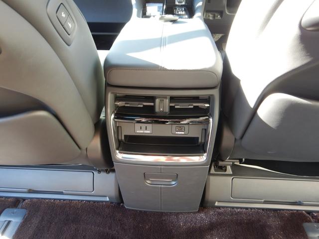 ヴェルファイアハイブリッド エグゼクティブラウンジ 14インチナビTV・JBLサウンド・14インチリヤエンター・パノラミックビュー・本革エグゼクティブラウンジパワーシート・左右独立ムーンルーフ・ユニバーサルステップ・ヘッドアップディスプレイ・BSM(30枚目)