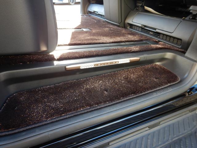 ヴェルファイアハイブリッド エグゼクティブラウンジ 14インチナビTV・JBLサウンド・14インチリヤエンター・パノラミックビュー・本革エグゼクティブラウンジパワーシート・左右独立ムーンルーフ・ユニバーサルステップ・ヘッドアップディスプレイ・BSM(45枚目)