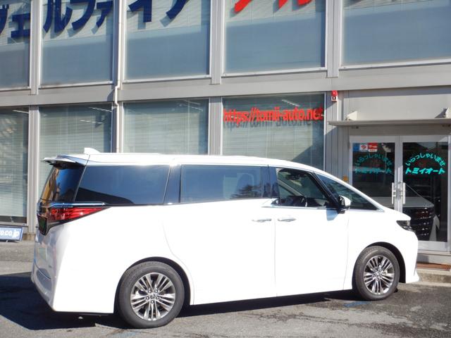 アルファードハイブリッド Ｚ　１４インチディスプレイナビＴＶ・パノラミックビュー・１２．１型フリップダウンモニター・合成皮革パワーシート・左右独立ムーンルーフ・トヨタチームメイト・デジタルインナーミラー・ブラインドスポットモニター（4枚目）