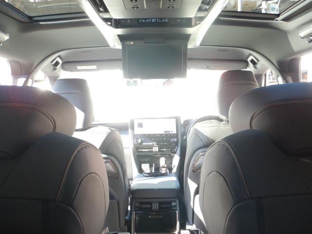 アルファードハイブリッド Ｚ　１４インチディスプレイナビＴＶ・パノラミックビュー・１２．１型フリップダウンモニター・合成皮革パワーシート・左右独立ムーンルーフ・トヨタチームメイト・デジタルインナーミラー・ブラインドスポットモニター（9枚目）