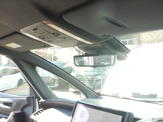 アルファードハイブリッド Ｚ　１４インチディスプレイナビＴＶ・パノラミックビュー・１２．１型フリップダウンモニター・合成皮革パワーシート・左右独立ムーンルーフ・トヨタチームメイト・デジタルインナーミラー・ブラインドスポットモニター（20枚目）