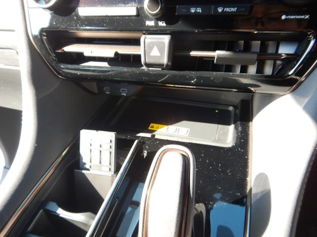 アルファードハイブリッド Ｚ　１４インチディスプレイナビＴＶ・パノラミックビュー・１２．１型フリップダウンモニター・合成皮革パワーシート・左右独立ムーンルーフ・トヨタチームメイト・デジタルインナーミラー・ブラインドスポットモニター（24枚目）