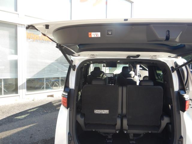 アルファードハイブリッド Ｚ　１４インチディスプレイナビＴＶ・パノラミックビュー・１２．１型フリップダウンモニター・合成皮革パワーシート・左右独立ムーンルーフ・トヨタチームメイト・デジタルインナーミラー・ブラインドスポットモニター（38枚目）