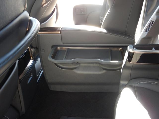 アルファードハイブリッド Ｚ　１４インチディスプレイナビＴＶ・パノラミックビュー・１２．１型フリップダウンモニター・合成皮革パワーシート・左右独立ムーンルーフ・トヨタチームメイト・デジタルインナーミラー・ブラインドスポットモニター（40枚目）