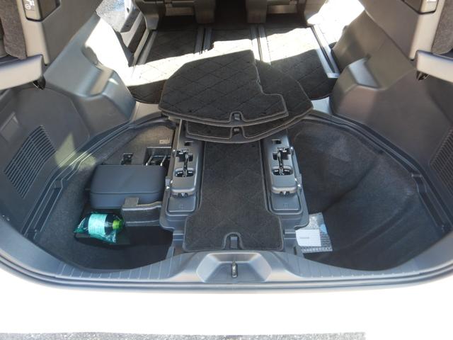 アルファードハイブリッド Ｚ　１４インチディスプレイナビＴＶ・パノラミックビュー・１２．１型フリップダウンモニター・合成皮革パワーシート・左右独立ムーンルーフ・トヨタチームメイト・デジタルインナーミラー・ブラインドスポットモニター（43枚目）