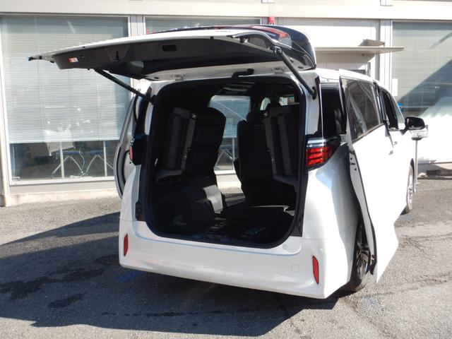 アルファードハイブリッド Ｚ　１４インチディスプレイナビＴＶ・パノラミックビュー・１２．１型フリップダウンモニター・合成皮革パワーシート・左右独立ムーンルーフ・トヨタチームメイト・デジタルインナーミラー・ブラインドスポットモニター（45枚目）