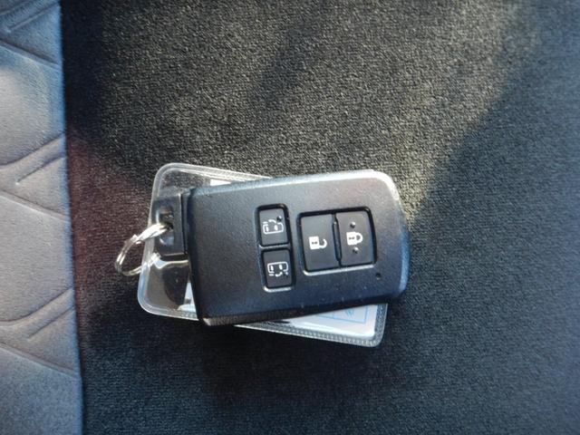 アルファード ２．５Ｓ　ディスプレイオーディオ９型ナビＴＶ・純正１２．１型フリップダウンモニター・ツインムーンルーフ・両側パワースライドドア・ナビ連動ビルトインＥＴＣ・インテリジェントクリアランスソナー・バックモニター・（20枚目）