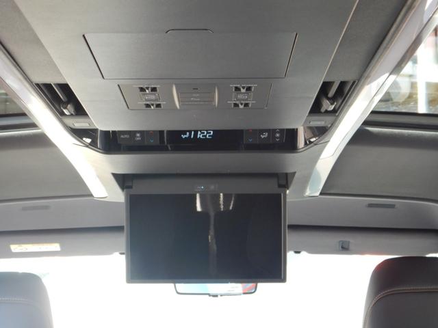 アルファードハイブリッド Ｚ　１４インチディスプレイナビＴＶ・パノラミックビュー・１３．２型有機ＥＬ後席ディスプレイ・合成皮革エグゼクティブパワーシート・デジタルインナーミラー・ブラインドスポットモニター・パワーバックドア（10枚目）