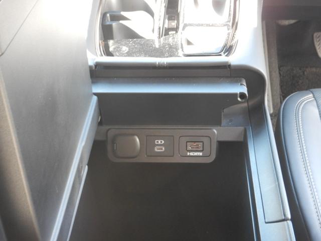 アルファードハイブリッド Ｚ　１４インチディスプレイナビＴＶ・パノラミックビュー・１３．２型有機ＥＬ後席ディスプレイ・合成皮革エグゼクティブパワーシート・デジタルインナーミラー・ブラインドスポットモニター・パワーバックドア（27枚目）