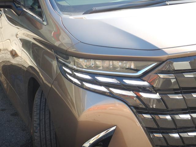 アルファードハイブリッド Ｚ　１４インチディスプレイナビＴＶ・パノラミックビュー・１３．２型有機ＥＬ後席ディスプレイ・合成皮革エグゼクティブパワーシート・デジタルインナーミラー・ブラインドスポットモニター・パワーバックドア（33枚目）