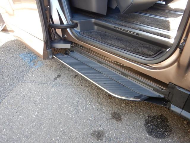 アルファードハイブリッド Ｚ　１４インチディスプレイナビＴＶ・パノラミックビュー・１３．２型有機ＥＬ後席ディスプレイ・合成皮革エグゼクティブパワーシート・デジタルインナーミラー・ブラインドスポットモニター・パワーバックドア（38枚目）