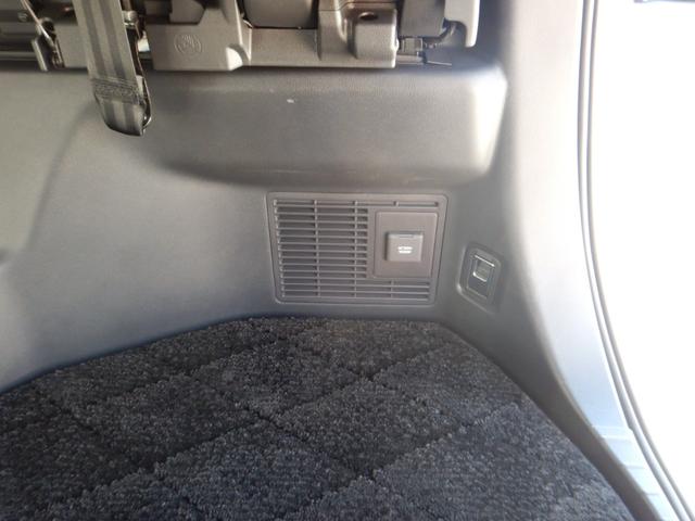 アルファードハイブリッド Ｚ　１４インチディスプレイナビＴＶ・パノラミックビュー・１３．２型有機ＥＬ後席ディスプレイ・合成皮革エグゼクティブパワーシート・デジタルインナーミラー・ブラインドスポットモニター・パワーバックドア（45枚目）