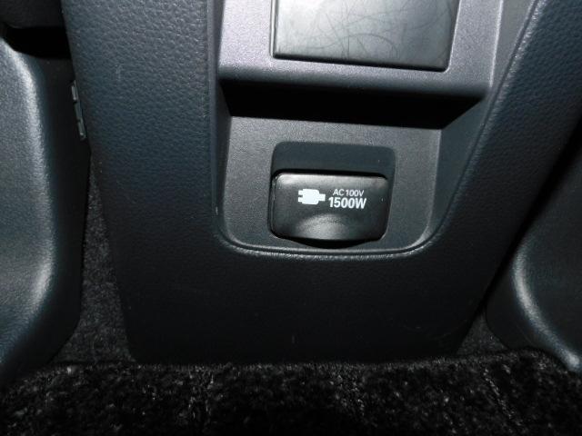 ノア ハイブリッドＳ－Ｚ　４ＷＤ　モデリスタエアロ＆１８ＡＷ　１０．５ナビ＋ＩＴＳ＋ダブルツィーター　３眼プロジェクター　ブラインドスポット　ドライビングサポート＆快適利便パッケージ　トヨタチームメイト　寒冷地仕様　前後Ｄレコ（10枚目）