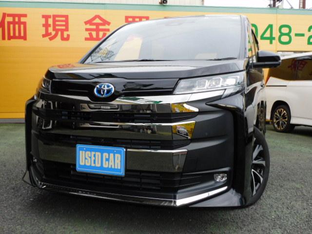 ノア ハイブリッドＳ－Ｚ　１０．５インチオーディオＰｌｕｓ＆１４インチフリップダウン　３眼プロジェクター　ブラインドスポット　ユニバーサルステップ　ドライビングサポート＆快適利便パッケージＨｉ　トヨタチームメイト　前後ドラレコ（4枚目）