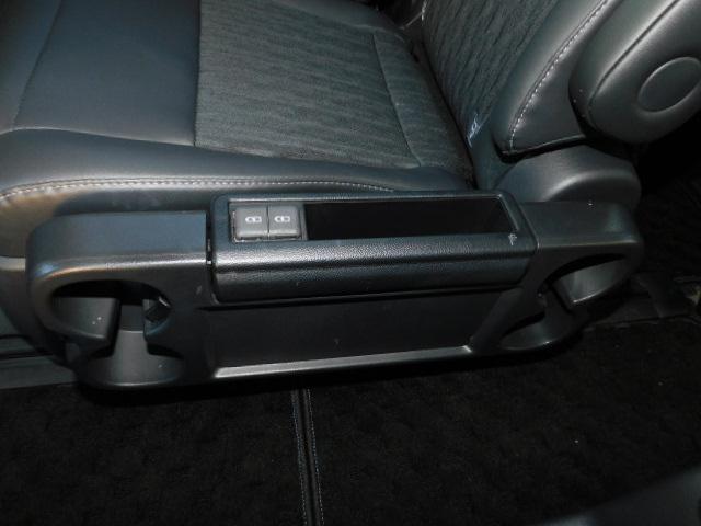 ノア ハイブリッドZ 10.5インチディスプレイオーディオPlus ブラインドスポットモニター ユニバーサルステップ ドライビングサポート&快適利便パッケージHigh トヨタチームメイト 前後ドライブレコーダー(8枚目)