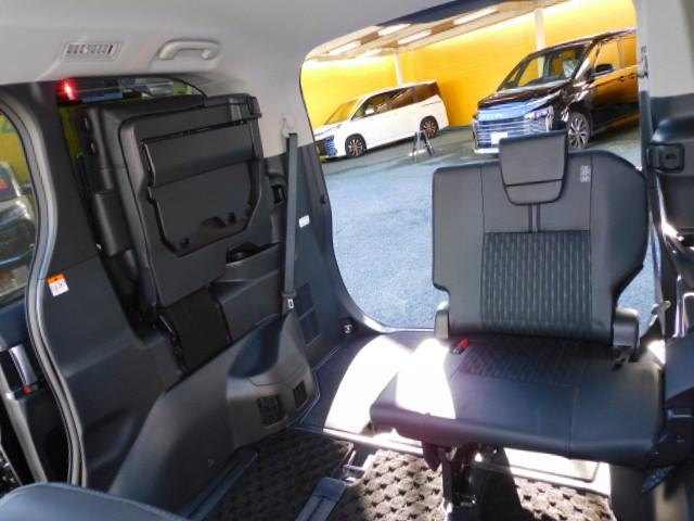 ノア ハイブリッドZ 10.5インチディスプレイオーディオPlus ブラインドスポットモニター ユニバーサルステップ ドライビングサポート&快適利便パッケージHigh トヨタチームメイト 前後ドライブレコーダー(11枚目)