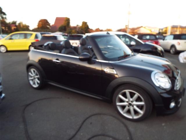 ＭＩＮＩ クーパー　コンバーチブル　ハイゲート　ワンオーナー特別限定車禁煙車電動オープンカー本革シート（4枚目）