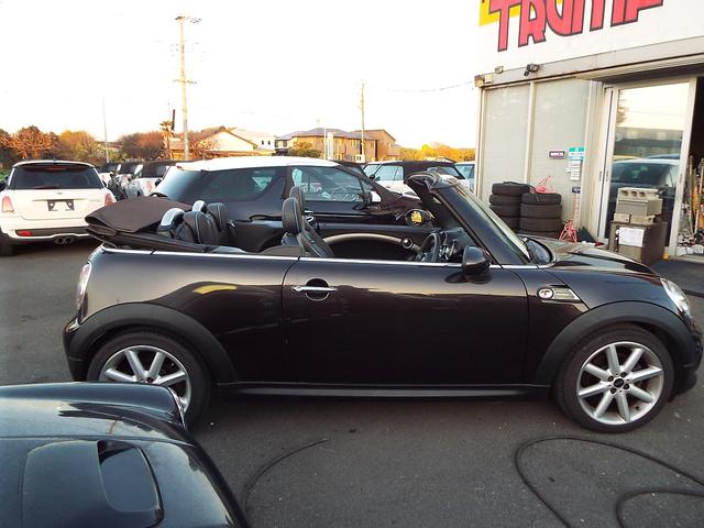 ＭＩＮＩ クーパー　コンバーチブル　ハイゲート　ワンオーナー特別限定車禁煙車電動オープンカー本革シート（7枚目）