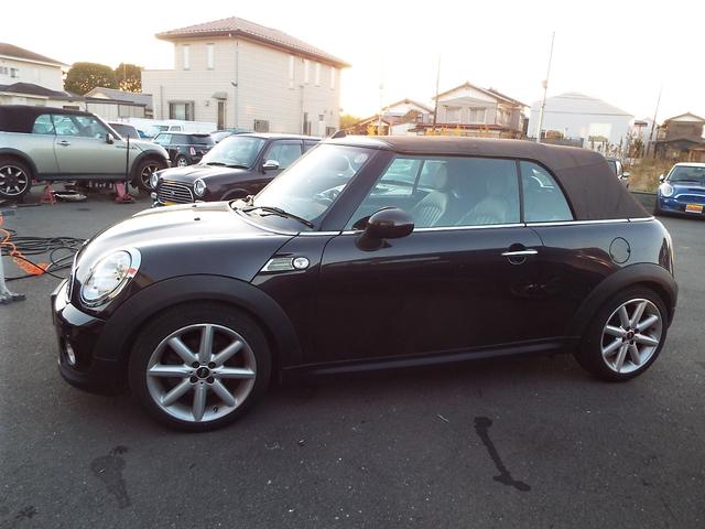 ＭＩＮＩ クーパー　コンバーチブル　ハイゲート　ワンオーナー特別限定車禁煙車電動オープンカー本革シート（8枚目）