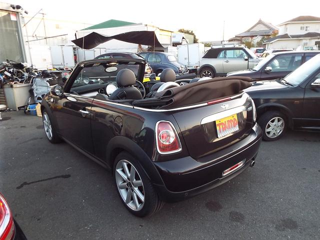 ＭＩＮＩ クーパー　コンバーチブル　ハイゲート　ワンオーナー特別限定車禁煙車電動オープンカー本革シート（32枚目）