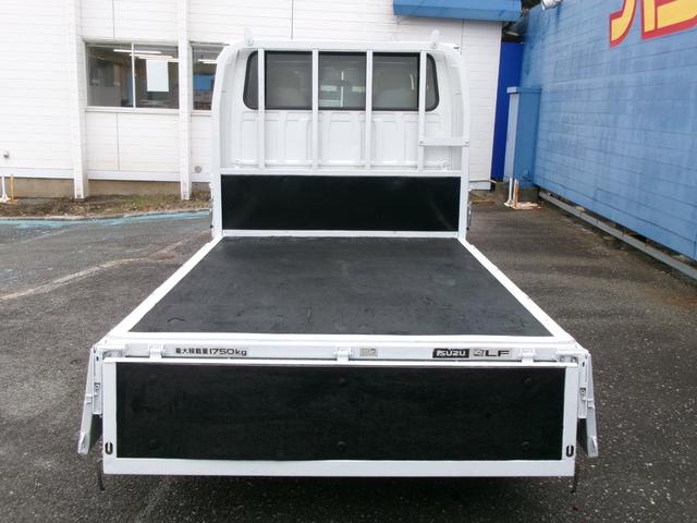 エルフトラック Ｗキャブフラットロー　Ｗキャブ　１．７５ｔ　低床　オートマ　リアヒーター（21枚目）