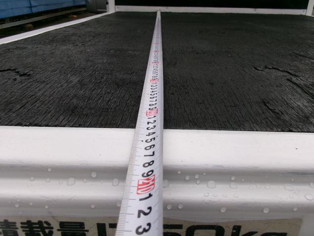 エルフトラック Ｗキャブフラットロー　Ｗキャブ　１．７５ｔ　低床　オートマ　リアヒーター（25枚目）