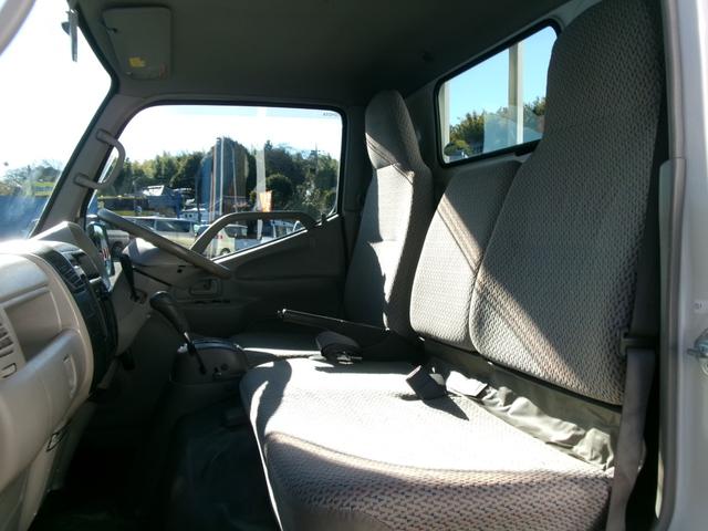 トヨエース ロングジャストロー　１．５ｔ　１０尺ボディ　木製床　オートマ　普通免許（33枚目）