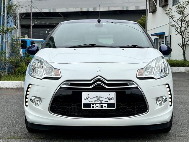 ＤＳ３カブリオ スポーツシック　走行距離２９９０５キロ　禁煙車　パナソニックナビ　フルセグ　Ｂｌｕｅｔｏｏｔｈ　ＣＤ　ＤＶＤ　ＳＤ　デジタルミラー　クルーズコントロール　後方ソナー　６速マニュアル車　前後ドライブレコーダー（7枚目）