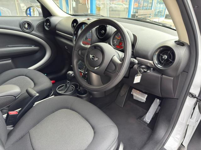 ＭＩＮＩ クーパーＤ　クロスオーバー　ミントパッケージ　オール４用エクステリア　社外ＳＤナビ　フルセグ　バックカメラ　ＢＴオーディオ　オートエアコン　オートワイパー　ＥＴＣ　ＨＩＤヘッドライト　ＬＥＤフォグランプ　純正１７アルミ　禁煙車（46枚目）