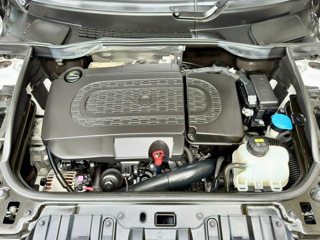 ＭＩＮＩ クーパーＤ　クロスオーバー　ミントパッケージ　オール４用エクステリア　社外ＳＤナビ　フルセグ　バックカメラ　ＢＴオーディオ　オートエアコン　オートワイパー　ＥＴＣ　ＨＩＤヘッドライト　ＬＥＤフォグランプ　純正１７アルミ　禁煙車（76枚目）