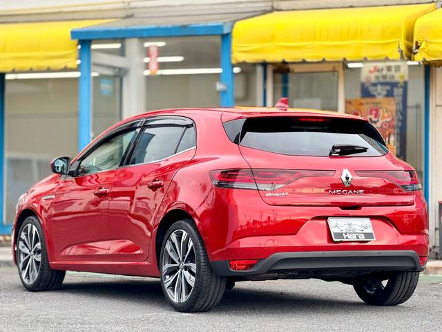 メガーヌ インテンス　スマホ連動ディスプレイオーディオ　バックカメラ　全車速追従レーダークルコン　標識認識　ブラインドスポットモニター　ハーフレザーシート　シートヒーター　ＥＴＣ２．０　前後ソナー　禁煙車　ＬＥＤライト（12枚目）