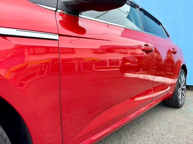 メガーヌ インテンス　スマホ連動ディスプレイオーディオ　バックカメラ　全車速追従レーダークルコン　標識認識　ブラインドスポットモニター　ハーフレザーシート　シートヒーター　ＥＴＣ２．０　前後ソナー　禁煙車　ＬＥＤライト（16枚目）