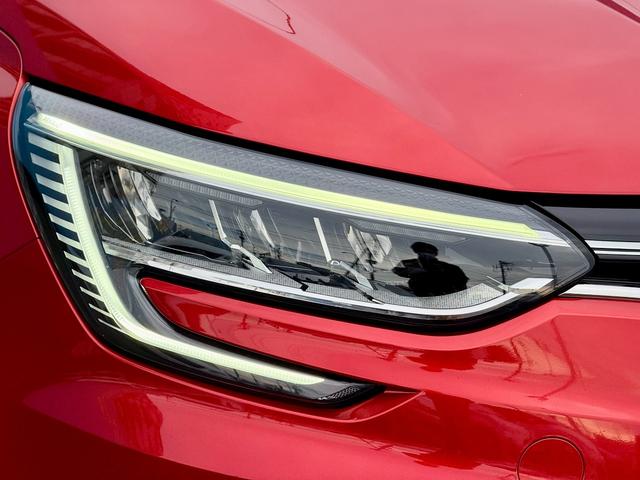 メガーヌ インテンス　スマホ連動ディスプレイオーディオ　バックカメラ　全車速追従レーダークルコン　標識認識　ブラインドスポットモニター　ハーフレザーシート　シートヒーター　ＥＴＣ２．０　前後ソナー　禁煙車　ＬＥＤライト（22枚目）