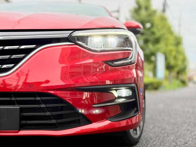 メガーヌ インテンス　スマホ連動ディスプレイオーディオ　バックカメラ　全車速追従レーダークルコン　標識認識　ブラインドスポットモニター　ハーフレザーシート　シートヒーター　ＥＴＣ２．０　前後ソナー　禁煙車　ＬＥＤライト（24枚目）