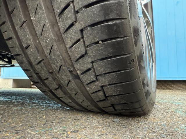 メガーヌ インテンス　スマホ連動ディスプレイオーディオ　バックカメラ　全車速追従レーダークルコン　標識認識　ブラインドスポットモニター　ハーフレザーシート　シートヒーター　ＥＴＣ２．０　前後ソナー　禁煙車　ＬＥＤライト（32枚目）