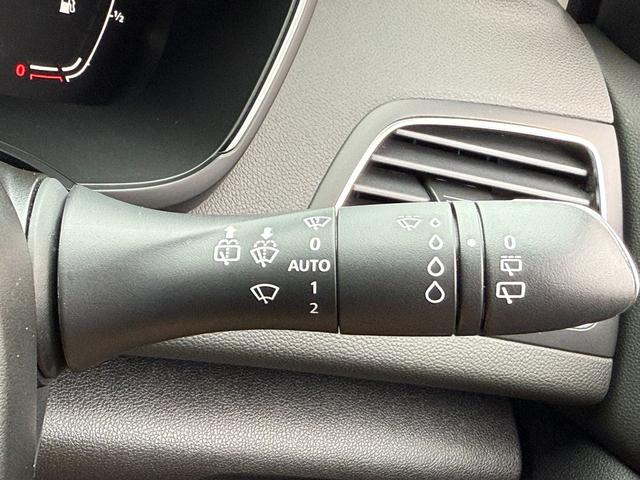 メガーヌ インテンス　スマホ連動ディスプレイオーディオ　バックカメラ　全車速追従レーダークルコン　標識認識　ブラインドスポットモニター　ハーフレザーシート　シートヒーター　ＥＴＣ２．０　前後ソナー　禁煙車　ＬＥＤライト（42枚目）