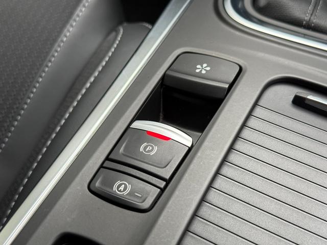 メガーヌ インテンス　スマホ連動ディスプレイオーディオ　バックカメラ　全車速追従レーダークルコン　標識認識　ブラインドスポットモニター　ハーフレザーシート　シートヒーター　ＥＴＣ２．０　前後ソナー　禁煙車　ＬＥＤライト（44枚目）