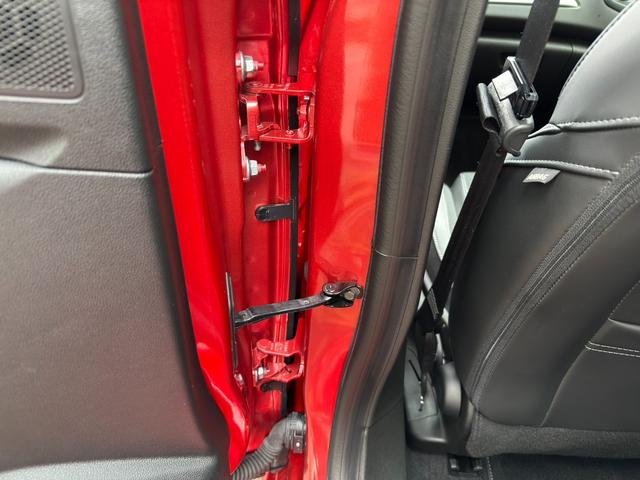 メガーヌ インテンス　スマホ連動ディスプレイオーディオ　バックカメラ　全車速追従レーダークルコン　標識認識　ブラインドスポットモニター　ハーフレザーシート　シートヒーター　ＥＴＣ２．０　前後ソナー　禁煙車　ＬＥＤライト（73枚目）