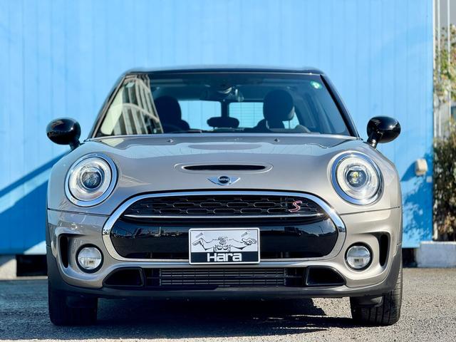 ＭＩＮＩ クーパーＳ　クラブマン　純正ナビ　ＢＴオーディオ　バックカメラ　ＵＳＢ接続　音楽録音機能　クルーズコントロール　ＥＴＣ２．０　ＬＥＤライト　ＬＥＤフロントフォグ　デイライト　純正アルミ　禁煙車　リアソナー　オートワイパー（7枚目）