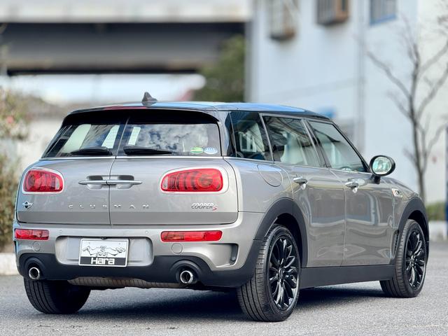 ＭＩＮＩ クーパーＳ　クラブマン　純正ナビ　ＢＴオーディオ　バックカメラ　ＵＳＢ接続　音楽録音機能　クルーズコントロール　ＥＴＣ２．０　ＬＥＤライト　ＬＥＤフロントフォグ　デイライト　純正アルミ　禁煙車　リアソナー　オートワイパー（10枚目）