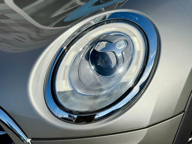 ＭＩＮＩ クーパーＳ　クラブマン　純正ナビ　ＢＴオーディオ　バックカメラ　ＵＳＢ接続　音楽録音機能　クルーズコントロール　ＥＴＣ２．０　ＬＥＤライト　ＬＥＤフロントフォグ　デイライト　純正アルミ　禁煙車　リアソナー　オートワイパー（23枚目）