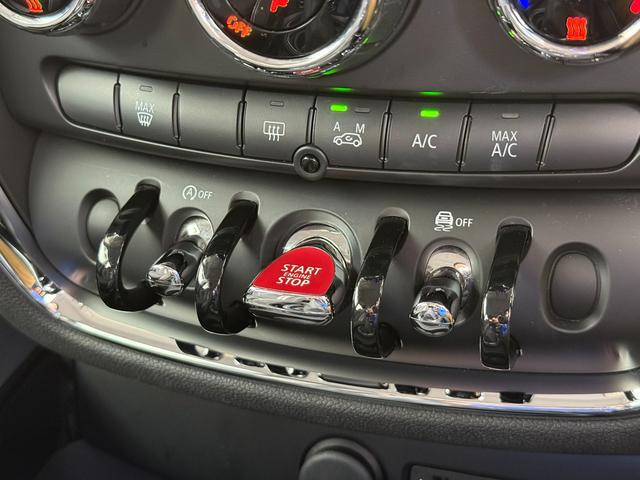 ＭＩＮＩ クーパーＳ　クラブマン　純正ナビ　ＢＴオーディオ　バックカメラ　ＵＳＢ接続　音楽録音機能　クルーズコントロール　ＥＴＣ２．０　ＬＥＤライト　ＬＥＤフロントフォグ　デイライト　純正アルミ　禁煙車　リアソナー　オートワイパー（39枚目）