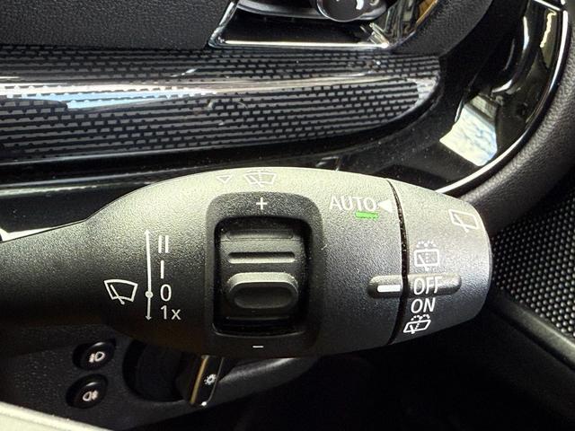 ＭＩＮＩ クーパーＳ　クラブマン　純正ナビ　ＢＴオーディオ　バックカメラ　ＵＳＢ接続　音楽録音機能　クルーズコントロール　ＥＴＣ２．０　ＬＥＤライト　ＬＥＤフロントフォグ　デイライト　純正アルミ　禁煙車　リアソナー　オートワイパー（45枚目）