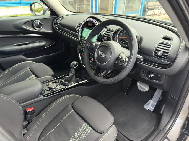 ＭＩＮＩ クーパーＳ　クラブマン　純正ナビ　ＢＴオーディオ　バックカメラ　ＵＳＢ接続　音楽録音機能　クルーズコントロール　ＥＴＣ２．０　ＬＥＤライト　ＬＥＤフロントフォグ　デイライト　純正アルミ　禁煙車　リアソナー　オートワイパー（48枚目）