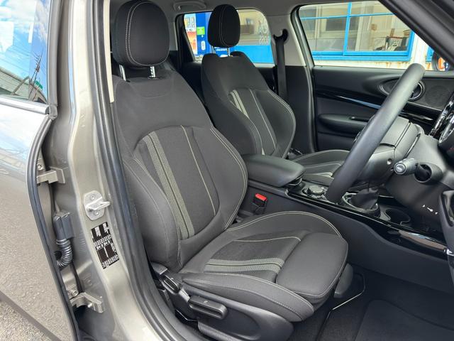 ＭＩＮＩ クーパーＳ　クラブマン　純正ナビ　ＢＴオーディオ　バックカメラ　ＵＳＢ接続　音楽録音機能　クルーズコントロール　ＥＴＣ２．０　ＬＥＤライト　ＬＥＤフロントフォグ　デイライト　純正アルミ　禁煙車　リアソナー　オートワイパー（49枚目）