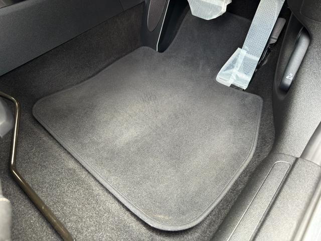 ＭＩＮＩ クーパーＳ　クラブマン　純正ナビ　ＢＴオーディオ　バックカメラ　ＵＳＢ接続　音楽録音機能　クルーズコントロール　ＥＴＣ２．０　ＬＥＤライト　ＬＥＤフロントフォグ　デイライト　純正アルミ　禁煙車　リアソナー　オートワイパー（53枚目）