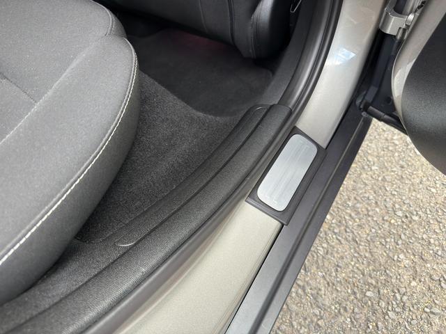 ＭＩＮＩ クーパーＳ　クラブマン　純正ナビ　ＢＴオーディオ　バックカメラ　ＵＳＢ接続　音楽録音機能　クルーズコントロール　ＥＴＣ２．０　ＬＥＤライト　ＬＥＤフロントフォグ　デイライト　純正アルミ　禁煙車　リアソナー　オートワイパー（59枚目）