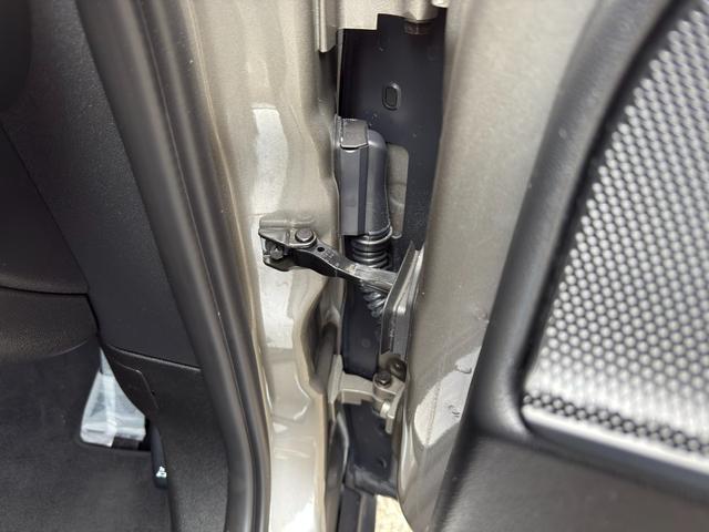 ＭＩＮＩ クーパーＳ　クラブマン　純正ナビ　ＢＴオーディオ　バックカメラ　ＵＳＢ接続　音楽録音機能　クルーズコントロール　ＥＴＣ２．０　ＬＥＤライト　ＬＥＤフロントフォグ　デイライト　純正アルミ　禁煙車　リアソナー　オートワイパー（61枚目）